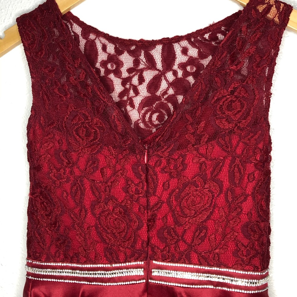 Rose Lace Short Formal Dress - Picture 3 of 3